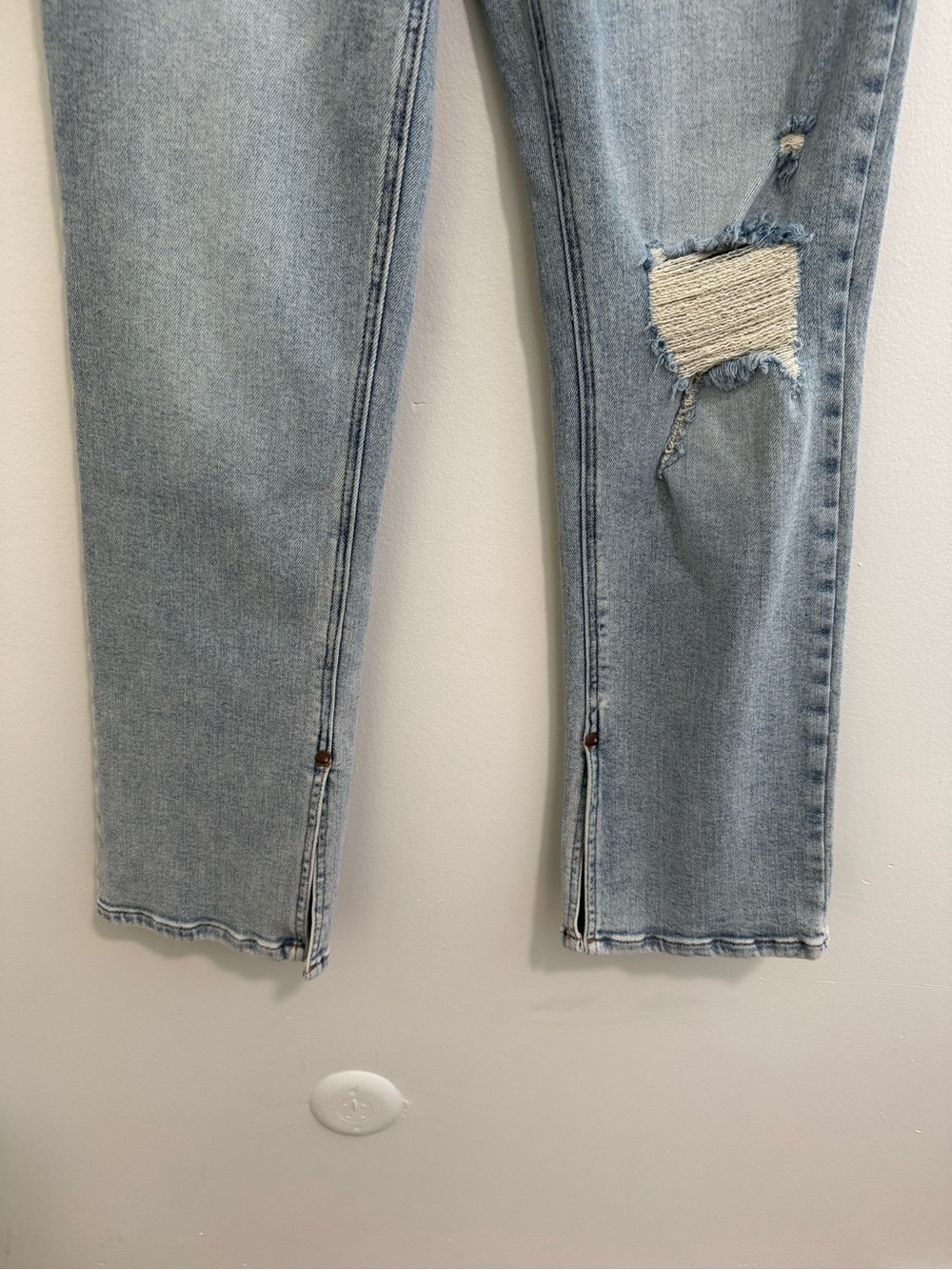 Judy Blue Split Hem Straight Leg Jeans - Picture 3 of 9